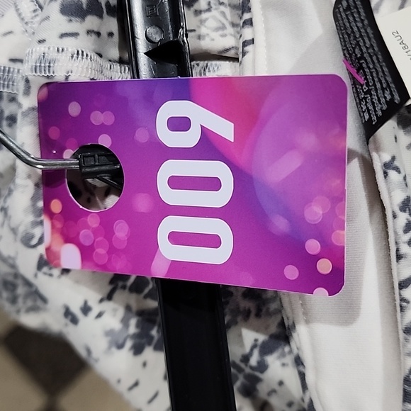 Leggings by Victoria Secret - Picture 5 of 6